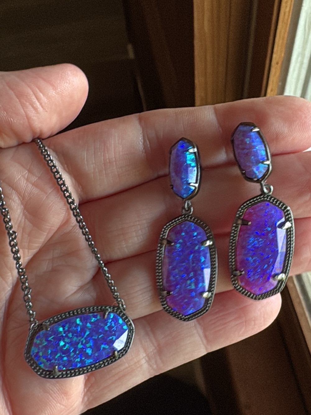 Kendra Scott GM violet Opal Pendant Necklace and Earrings Set